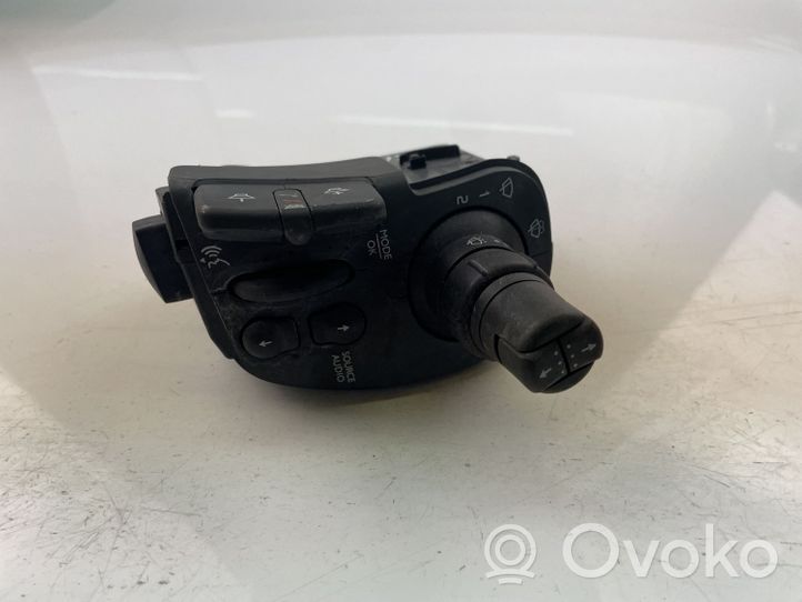 Renault Kangoo I Leva/interruttore dell’indicatore di direzione e tergicristallo 28474729