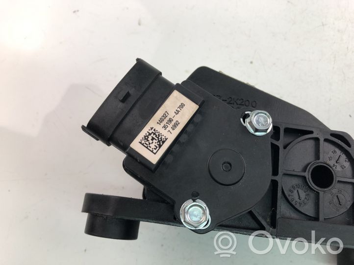 Hyundai i20 (PB PBT) Pedal del acelerador 351904A700