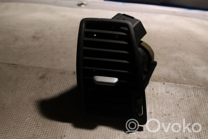 Volvo XC90 Válvula de presión del panel lateral trasero 3409398