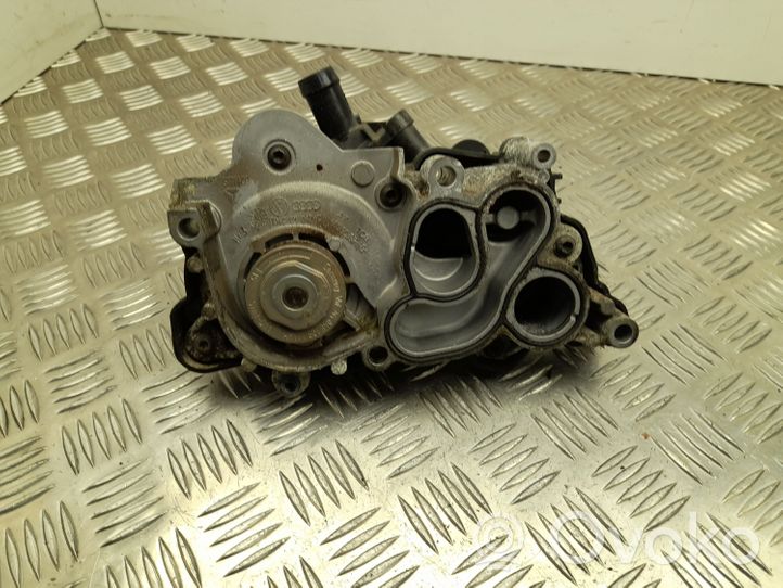 Volkswagen Polo V 6R Water pump 04C121121C