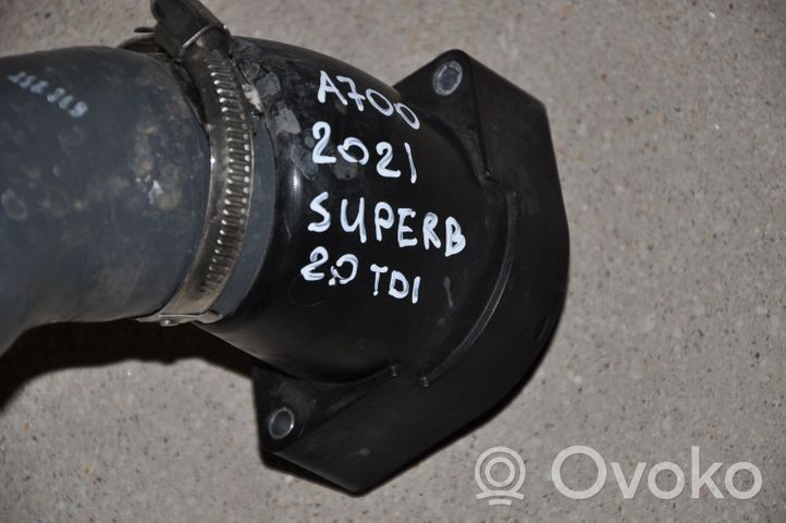 Skoda Superb B8 (3V) Välijäähdyttimen letku 05L131111F
