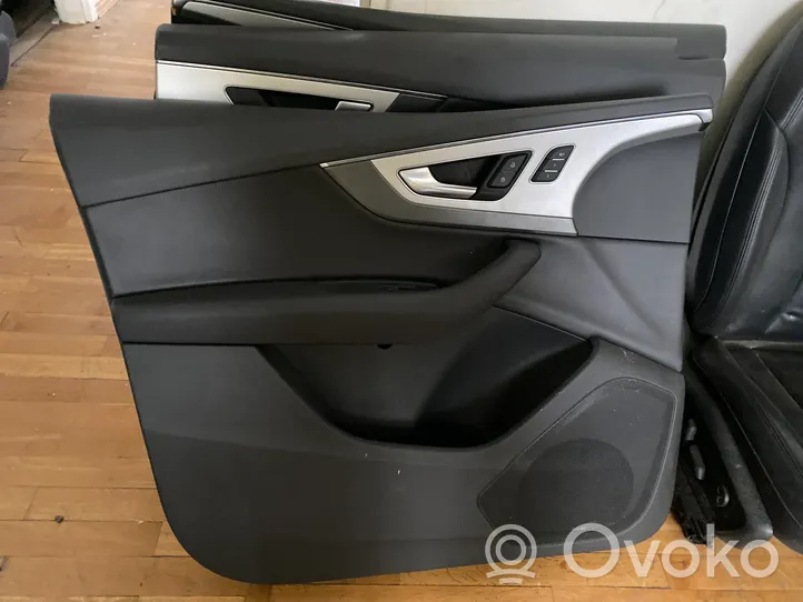 Audi Q7 4M Seat set 