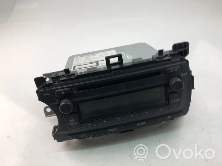 Toyota Yaris Panel / Radioodtwarzacz CD/DVD/GPS 861200D640