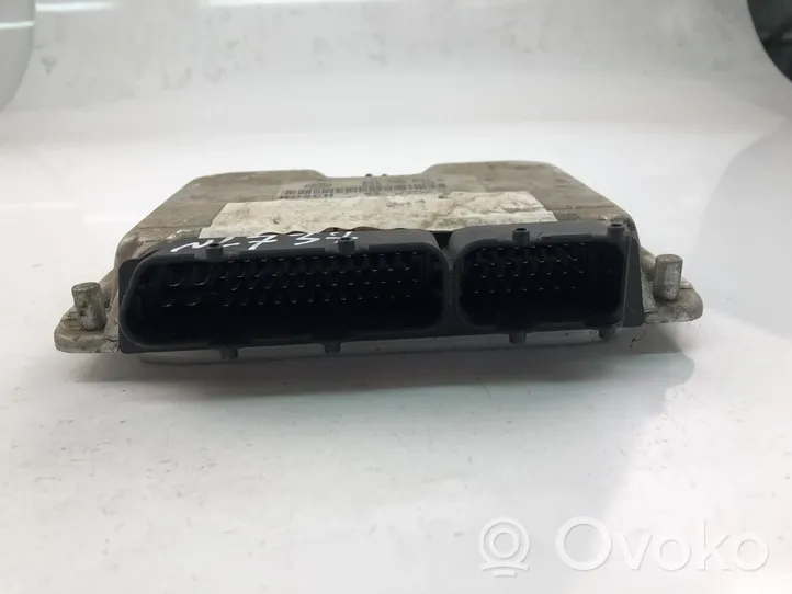 Seat Alhambra (Mk2) Sterownik / Moduł ECU 030906032C