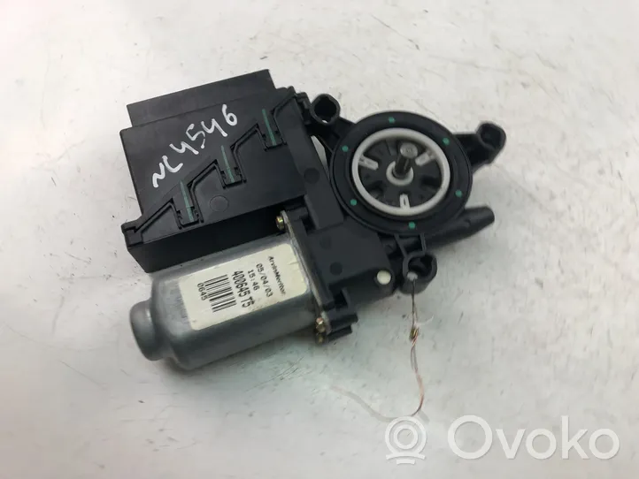 Volkswagen Polo IV 9N3 Front door window regulator motor 6Q2959802A