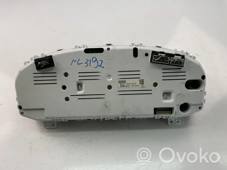 KIA Carens II Speedometer (instrument cluster) 940051D190