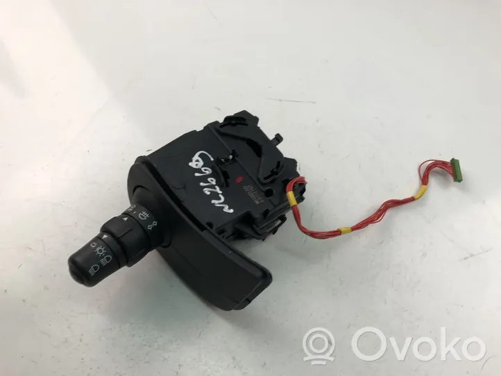 Renault Clio III Leva/interruttore dell’indicatore di direzione e tergicristallo 88102003