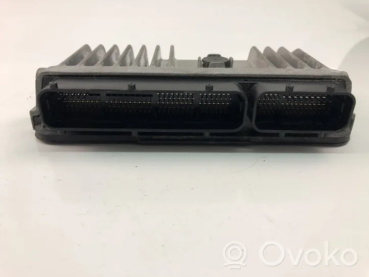 Toyota Avensis T270 Sterownik / Moduł ECU 8966105F40