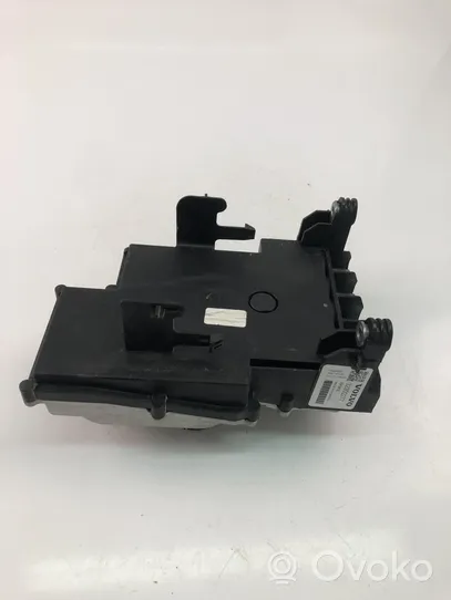 Volvo S90, V90 Sulakemoduuli 32300277