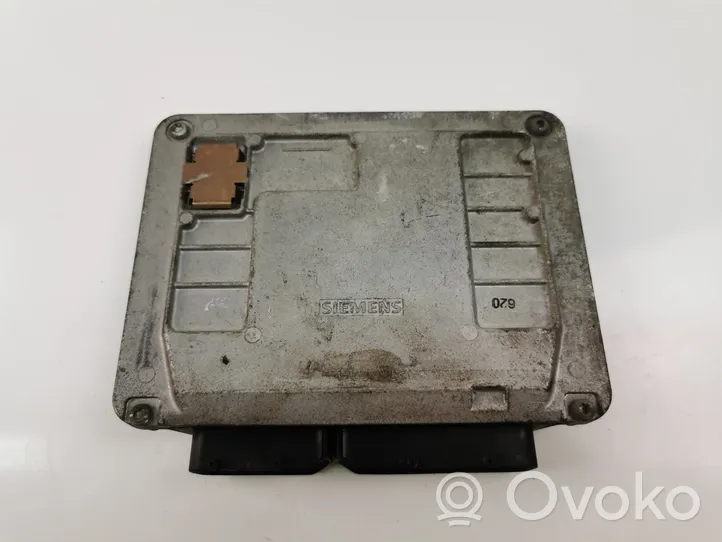 Skoda Fabia Mk2 (5J) Sterownik / Moduł ECU 03E906033A