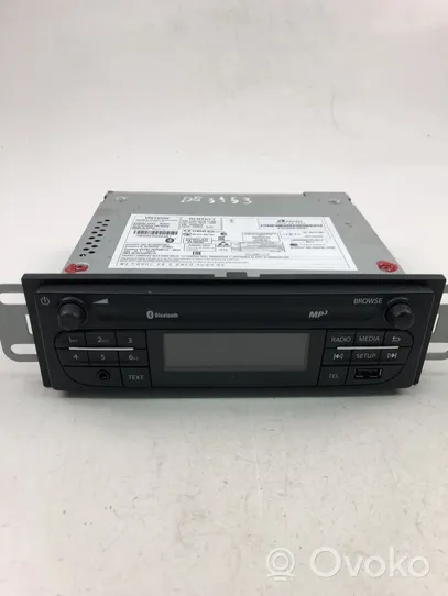 Renault Trafic III (X82) Radio/CD/DVD/GPS head unit 281154118R