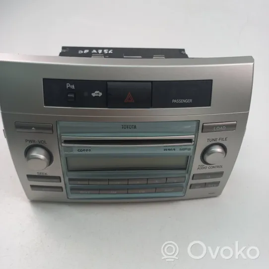 Toyota Corolla Verso AR10 Panel / Radioodtwarzacz CD/DVD/GPS 861200F040