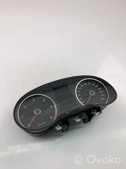 Volkswagen Polo V 6R Speedometer (instrument cluster) 6R0920861B