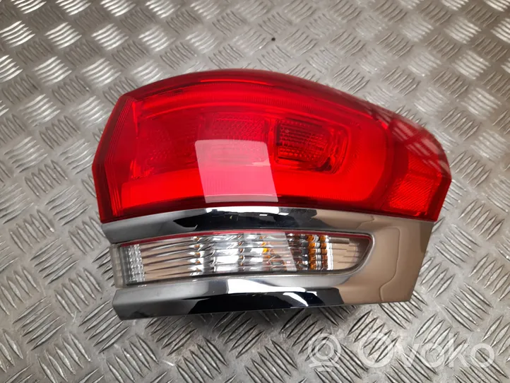 Jeep Grand Cherokee Galinis žibintas kėbule P68110000AE