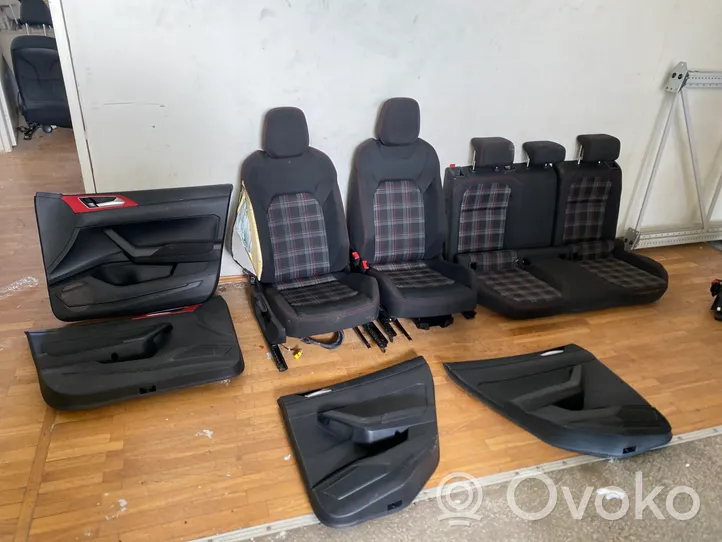 Volkswagen Polo VI AW Fotele / Kanapa / Komplet 