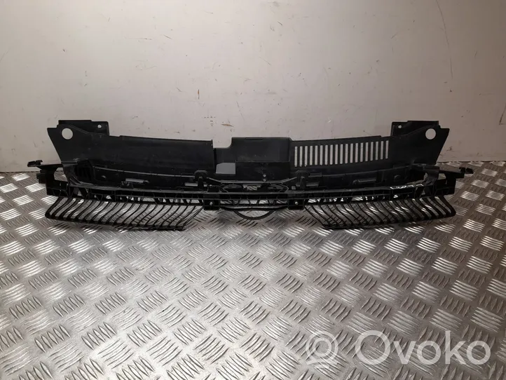 Volkswagen Polo VI AW Grille de calandre avant 2GS805705E