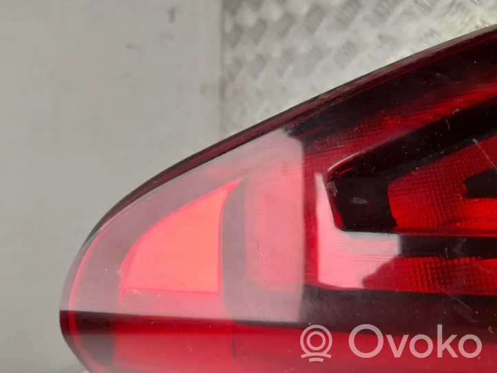 Opel Combo E Задний фонарь в кузове 9819649280