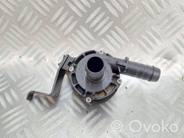 Ford Kuga III Pompe de circulation d'eau LX61-18D473-DWC