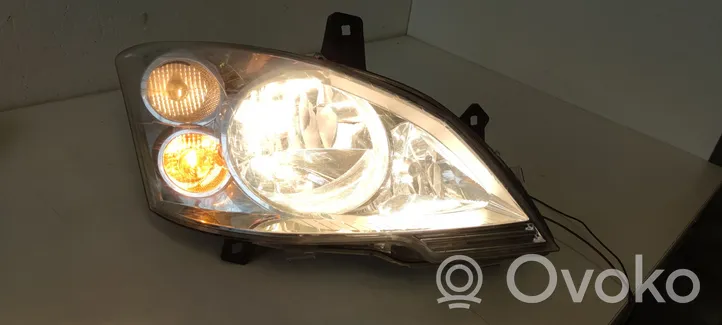 Mercedes-Benz Vito Viano W639 Lampa przednia A6398201961