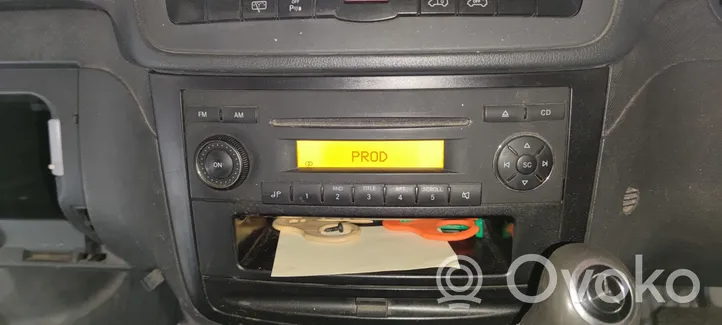 Mercedes-Benz Vito Viano W639 Unité principale radio / CD / DVD / GPS A6396891031