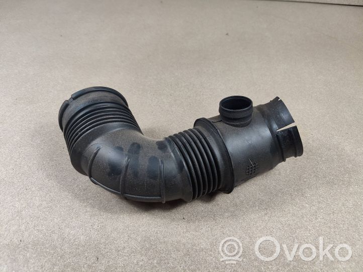 Opel Insignia A Turbo air intake inlet pipe/hose 55561787