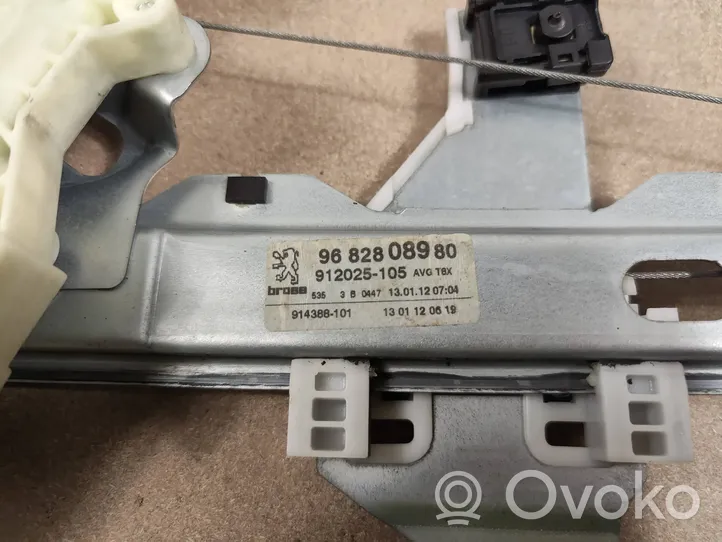 Peugeot 3008 I Front door window regulator with motor 9682808980