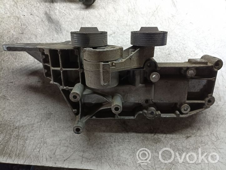 Volvo XC70 Support de générateur / alternateur 8642196