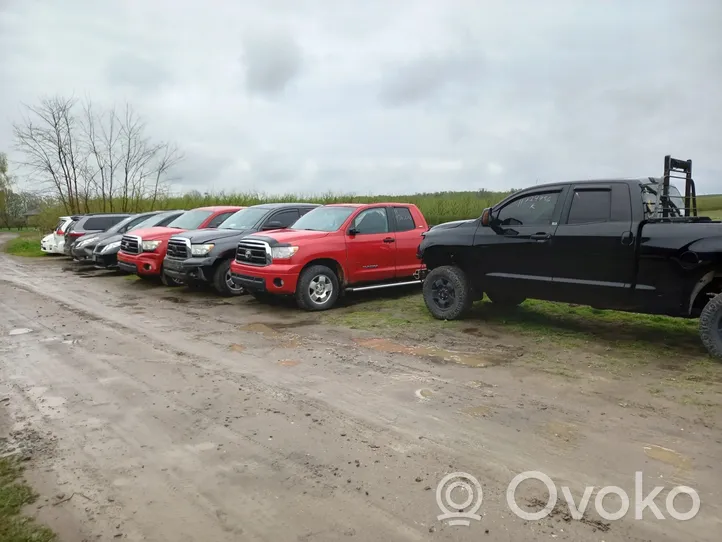 Toyota Tundra II Priešrūkinis žibintas priekyje 