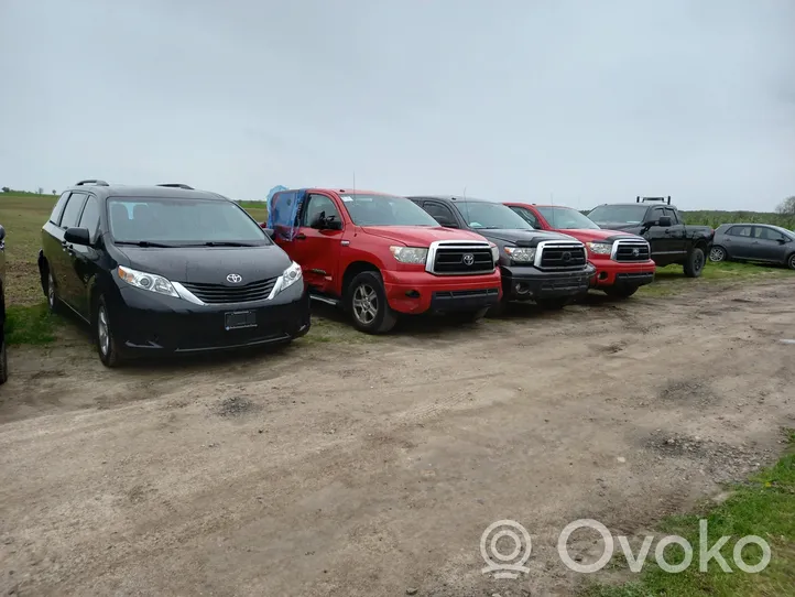 Toyota Tundra II Bagažinės dangčio atidarymo judesiu valdymo blokas 