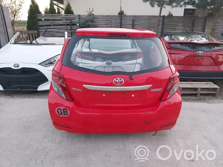 Toyota Yaris Chlpacze przednie 