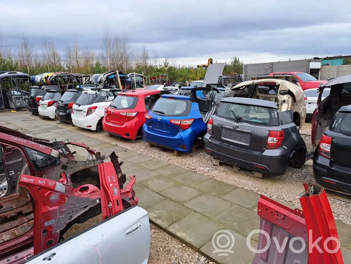 Toyota Yaris Cross Interrupteur de poignée d'ouverture de coffre arrière 