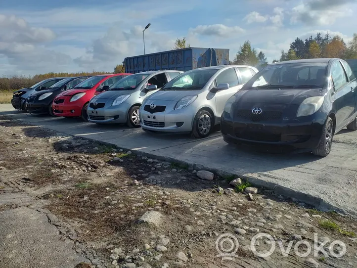 Toyota Yaris Copertura modanatura barra di rivestimento del tetto 