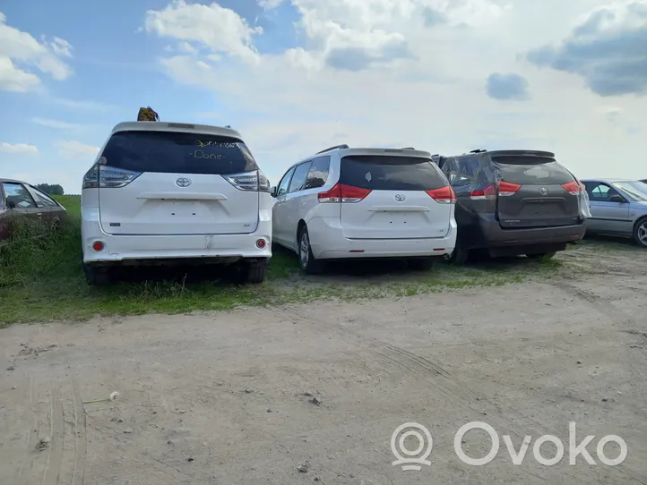 Toyota Sienna XL30 III Autres pièces intérieures 