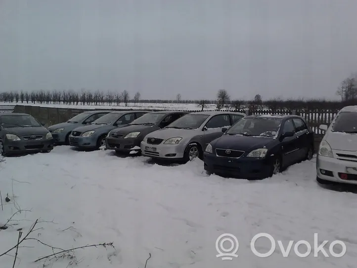 Toyota Corolla E120 E130 Eturoiskeläppä 