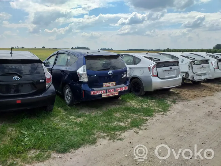 Toyota Prius (XW30) Orurowanie boczne progów SUV'a 