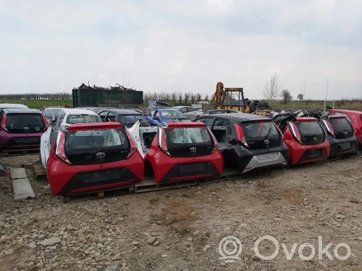 Toyota Aygo AB10 Inne części karoserii 