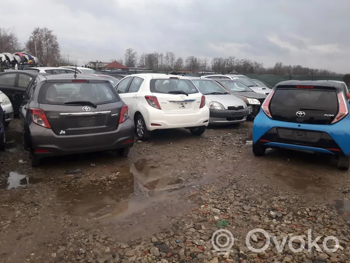 Toyota Yaris Porte arrière 