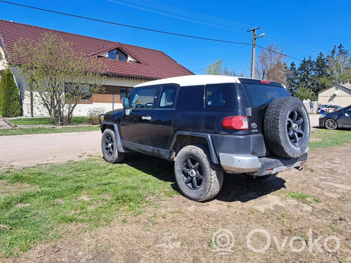 Toyota FJ cruiser Virsbūve 