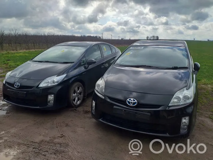 Toyota Prius+ (ZVW40) Feux arrière / postérieurs 