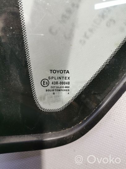 Toyota Corolla Verso E121 Fenêtre latérale avant / vitre triangulaire 