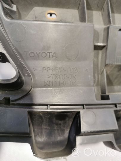 Toyota Verso Griglia superiore del radiatore paraurti anteriore 531110F060