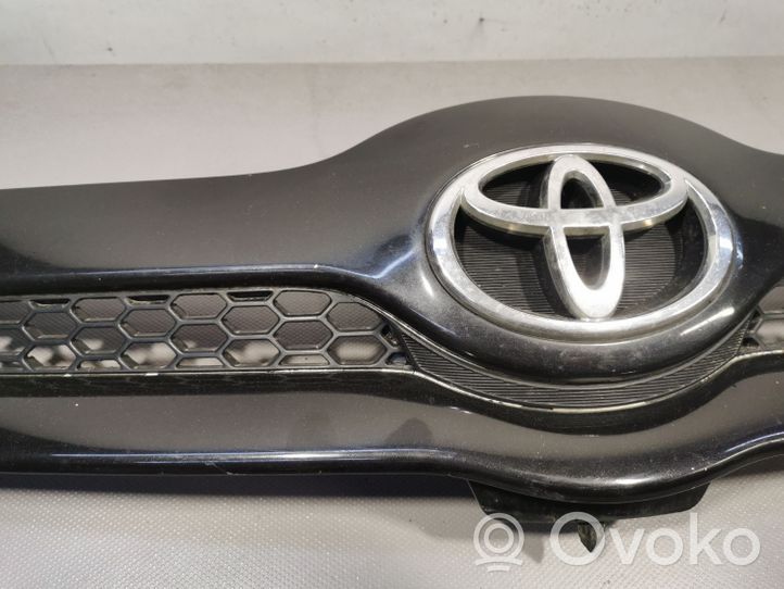 Toyota Corolla Verso E121 Maskownica / Grill / Atrapa górna chłodnicy 