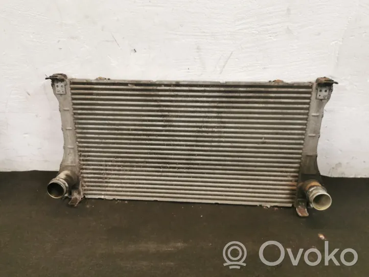 Toyota Avensis T270 Starpdzesētāja radiators 