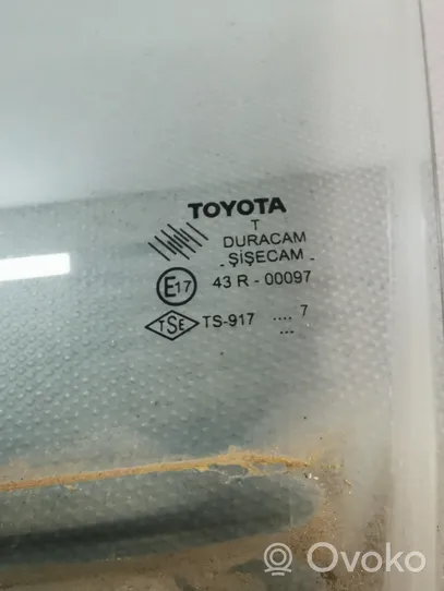 Toyota Corolla Verso E121 Pagrindinis priekinių durų stiklas (keturdurio) 