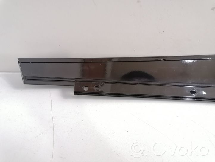 BMW X5 E70 Moulure de vitre de la porte avant 1234567