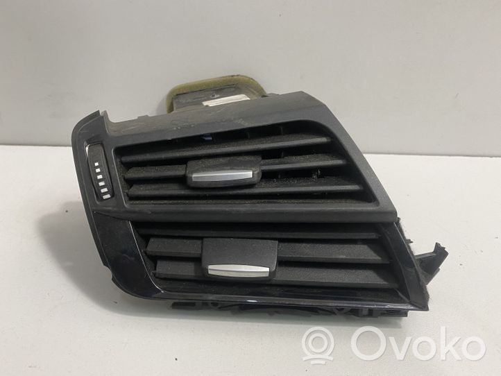 BMW X5 F15 Lango oro grotelės 9252649