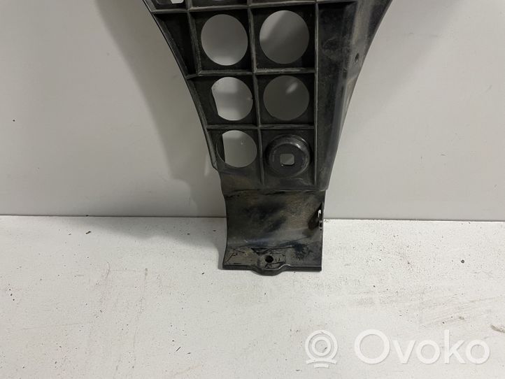 BMW 5 E60 E61 Bampera stūra daļas stiprinājums 7033715