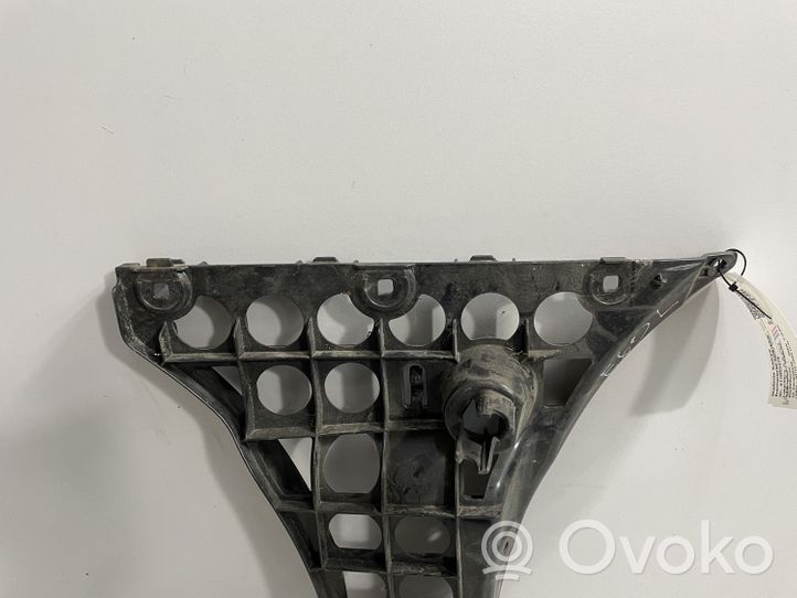 BMW 5 E60 E61 Staffa angolare del supporto di montaggio del paraurti 7033715