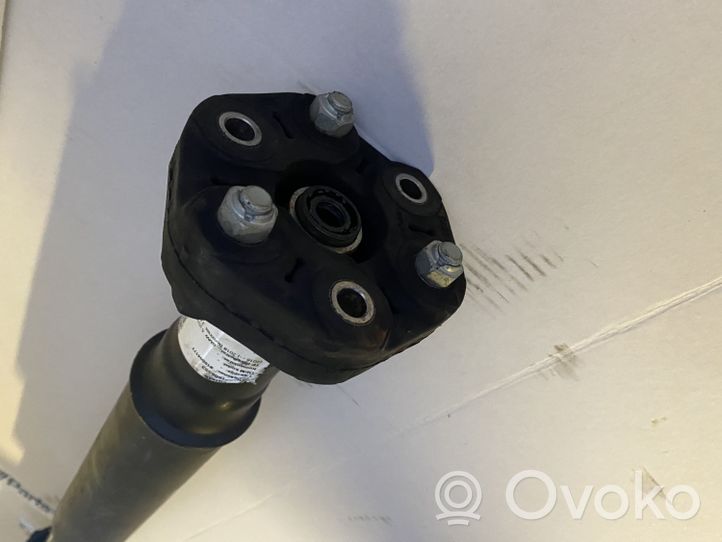 BMW 5 G30 G31 Albero di trasmissione con sede centrale 9470623