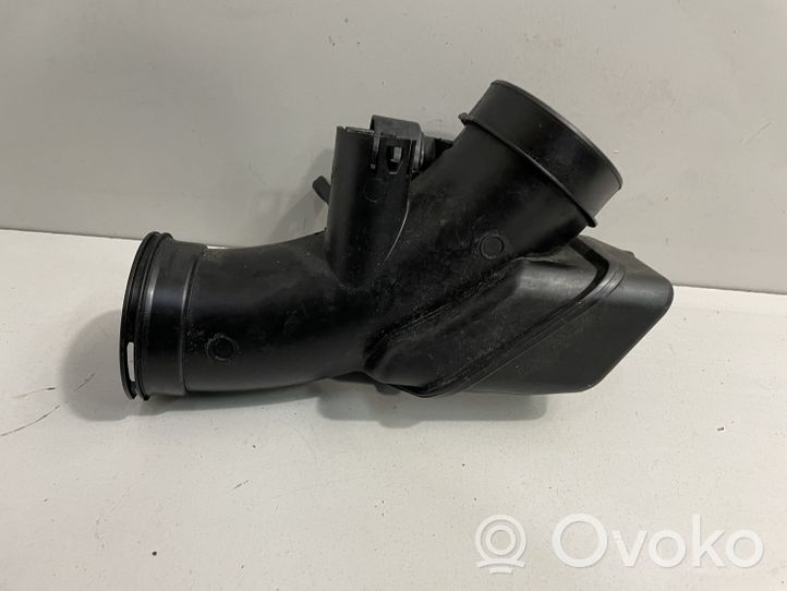 BMW 5 G30 G31 Tube d'admission d'air 8573422